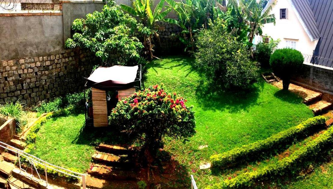 Le Fumoir Guest House Familiale Antananarivo Luaran gambar